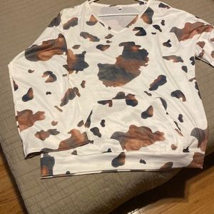 Boutique v neck wide sleeve XL cow print long sleeves